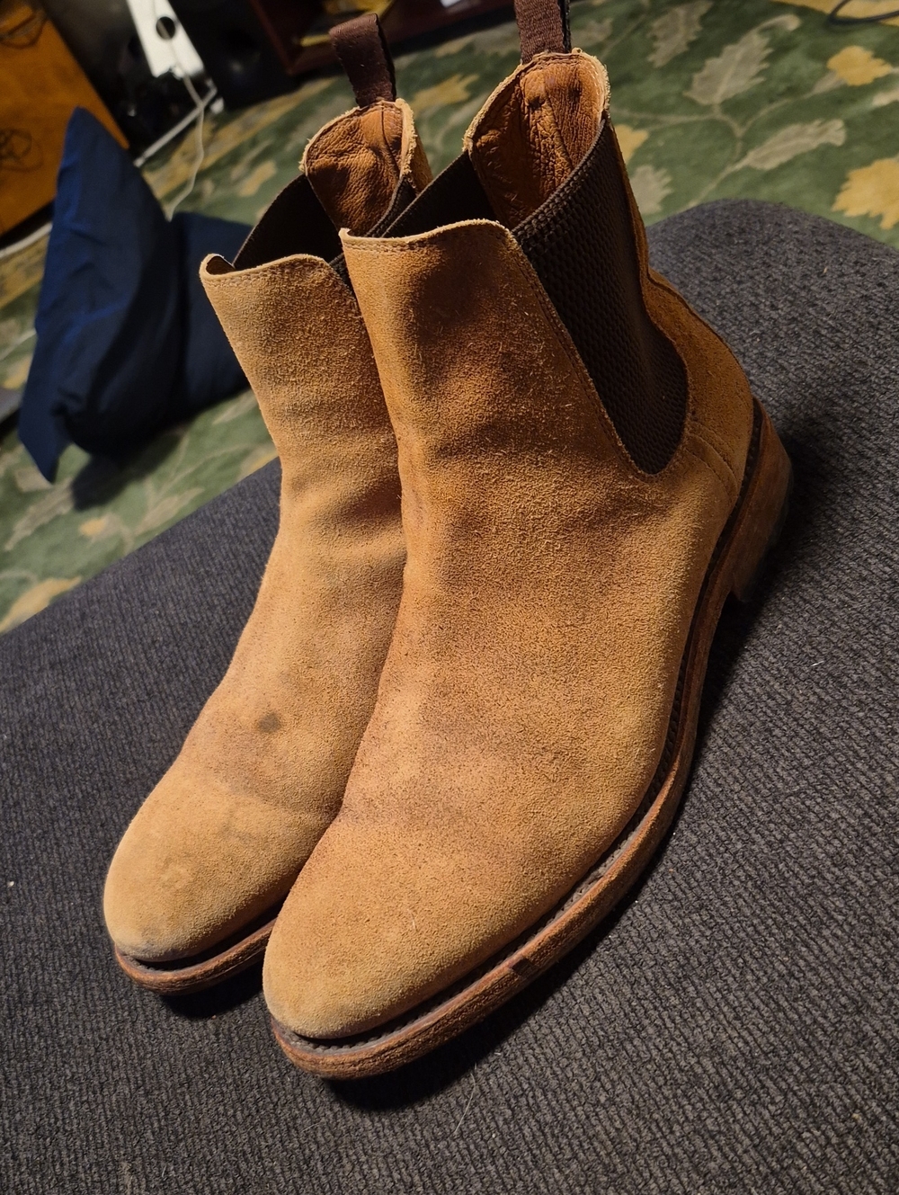 Frye Men's Suede Chukka Boots in Tan Brown